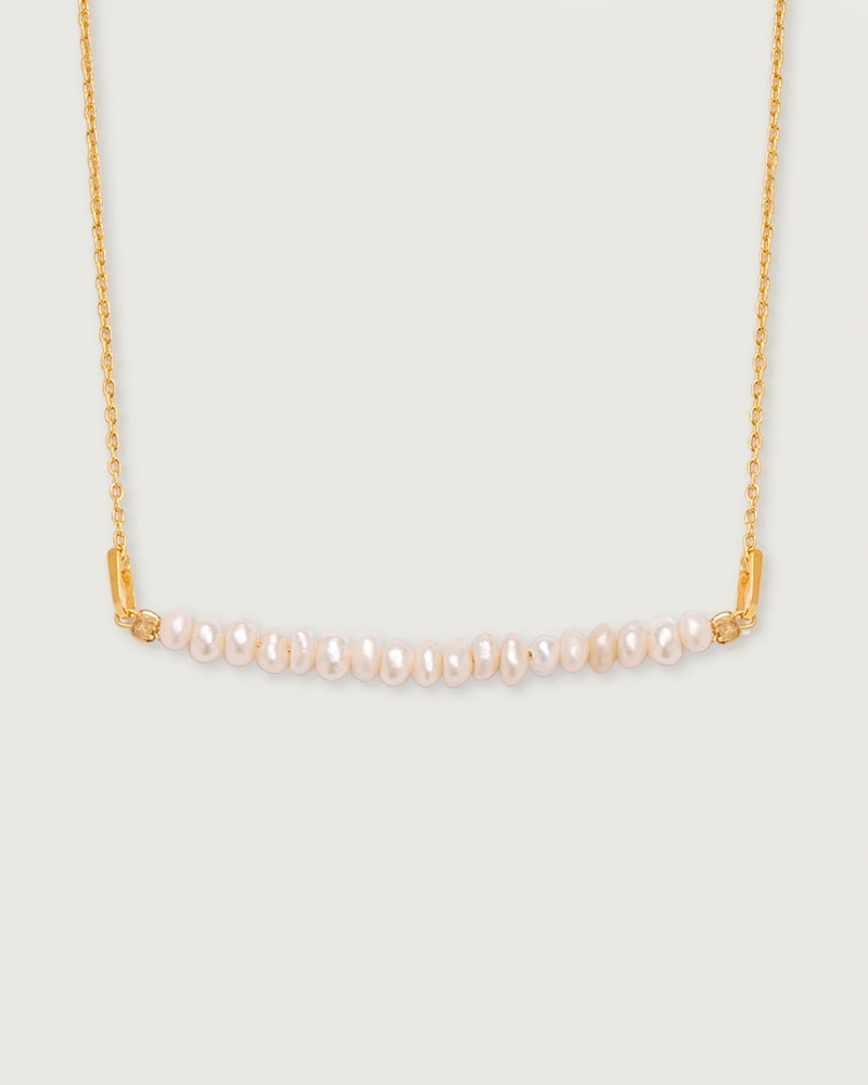 NECKLACE WITH PEARLS