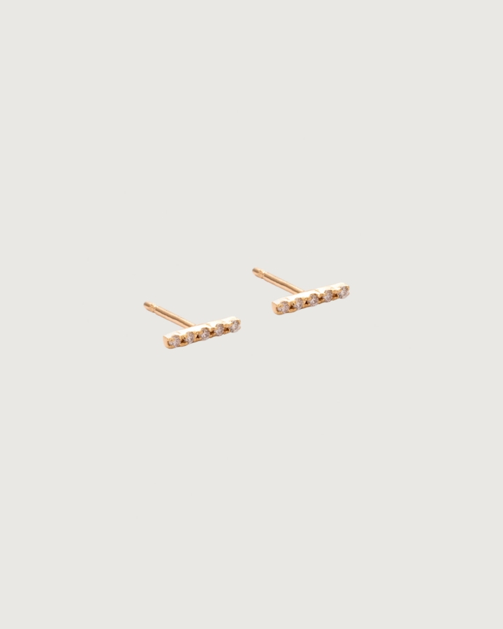 Malutkie-złote-kolczyki-sztyfty-z-brylantami-o-średnicy-1.04-mm-wykonane-ze-złota-próby-585-delikatna-i-elegancka-biżuteria-na-co-dzień-oraz-idealny-prezent-jagg