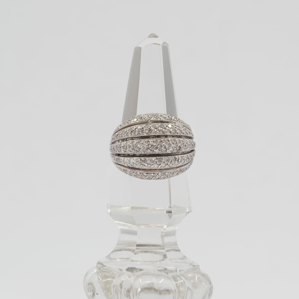 RING WITH DIAMONDS 