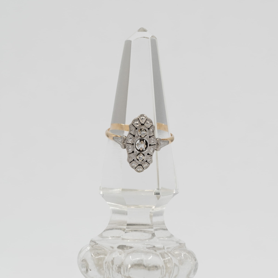Art deco ring with diamonds.