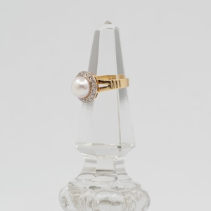 gold-ring-vintage-with-pearl-jagg